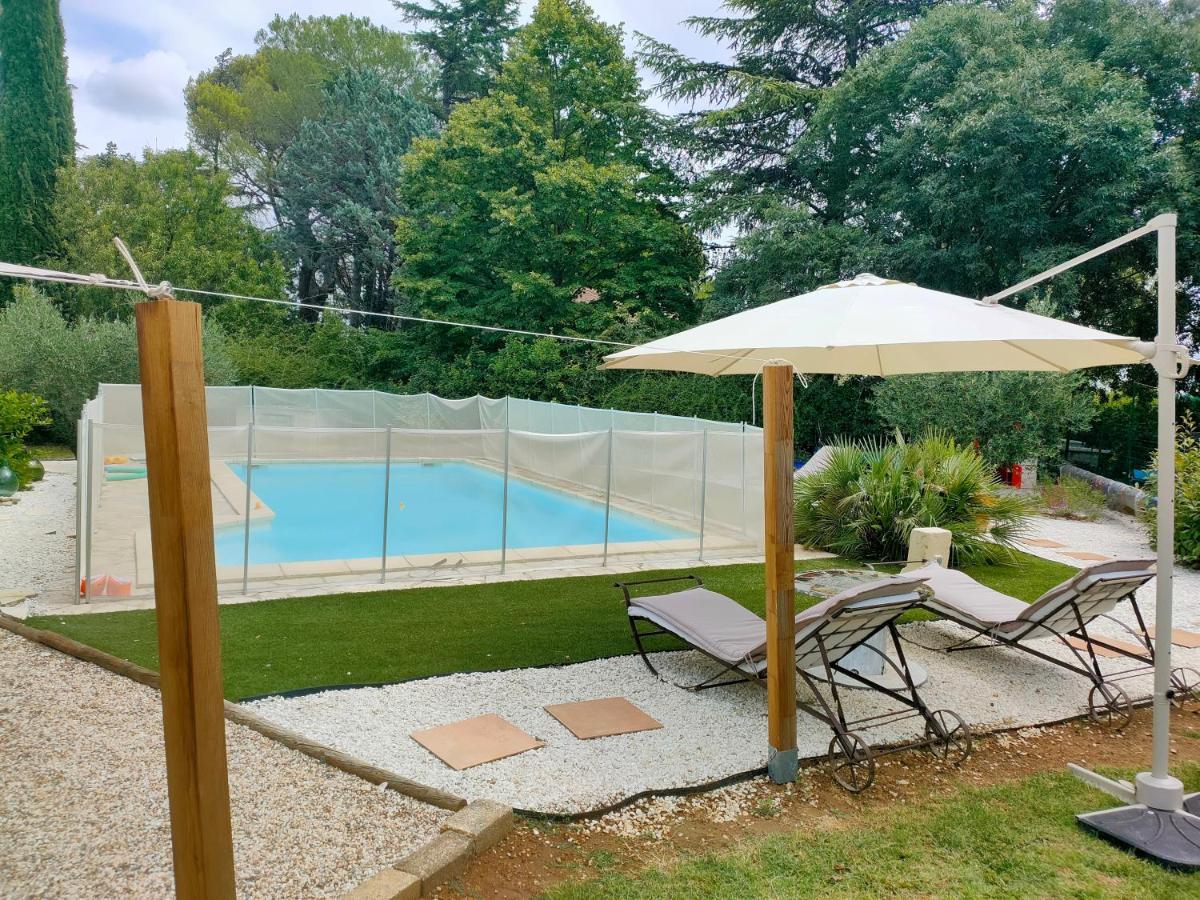 Bed and Breakfast Au Mazet Du Parc Lédenon Exterior foto
